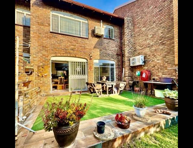 3 BEDROOM DUPLEX FOR SALE IN BRACKENDOWNS